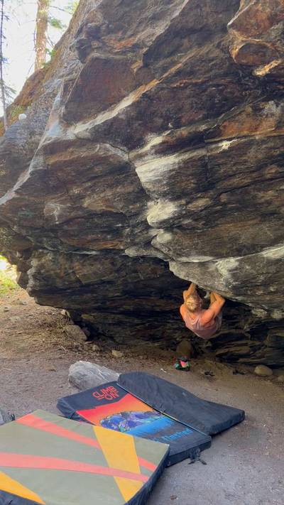 Schist Cave v10, Leavenworth - Beta Video from Boulderman_Climbs