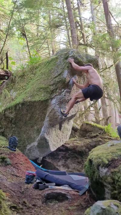 Hourglass v5, Squamish - Beta Video from CarsonClimbs