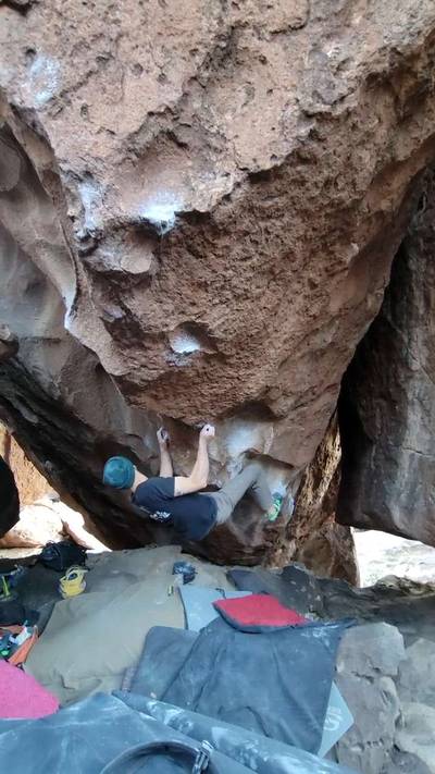 Funk's Arete v8, Hueco Tanks - Beta Video from Stickyshoes