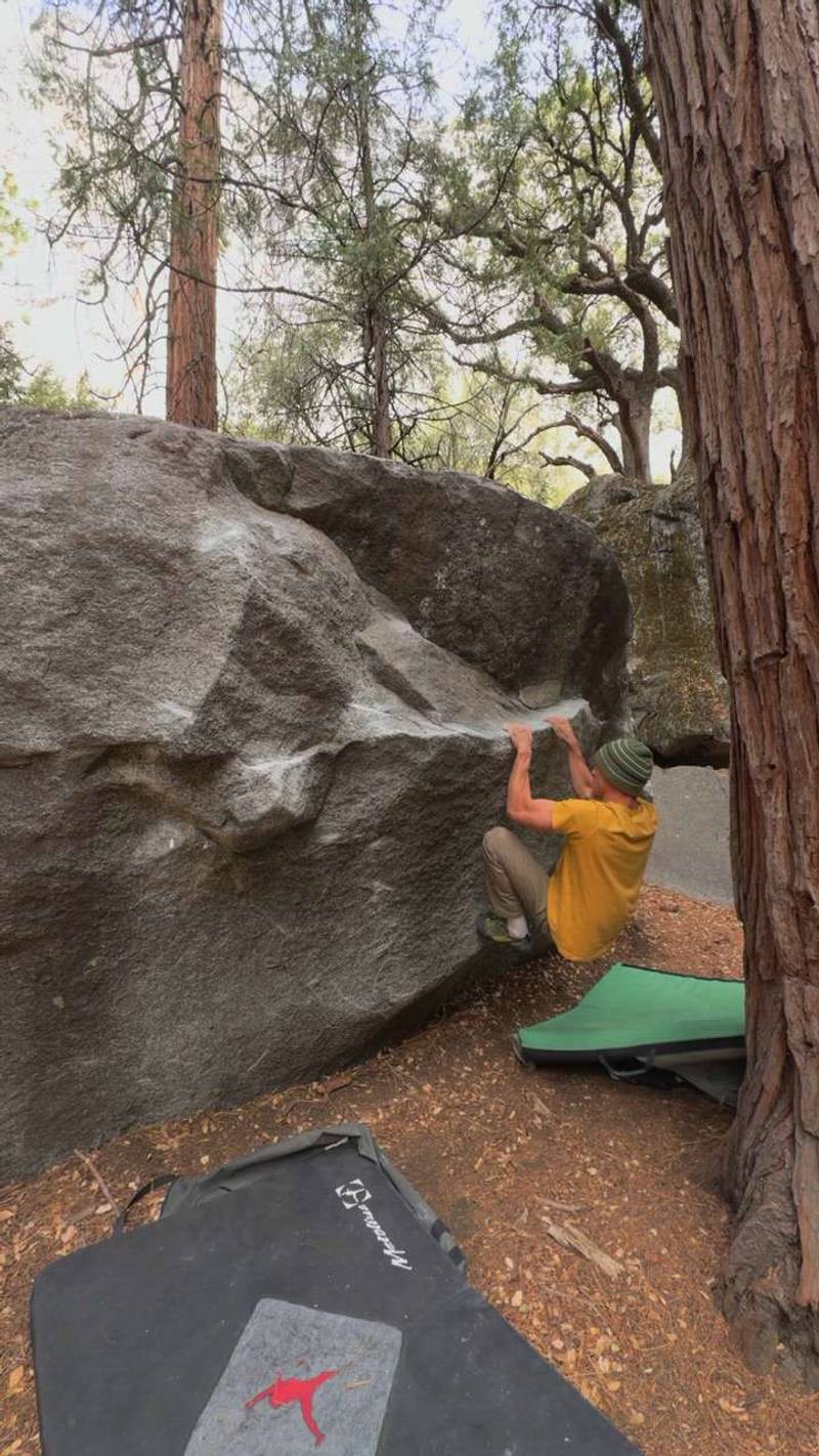 Unnamed Traverse (AWU) v3, Yosemite Valley - Beta Video from Bouldering_in_socks