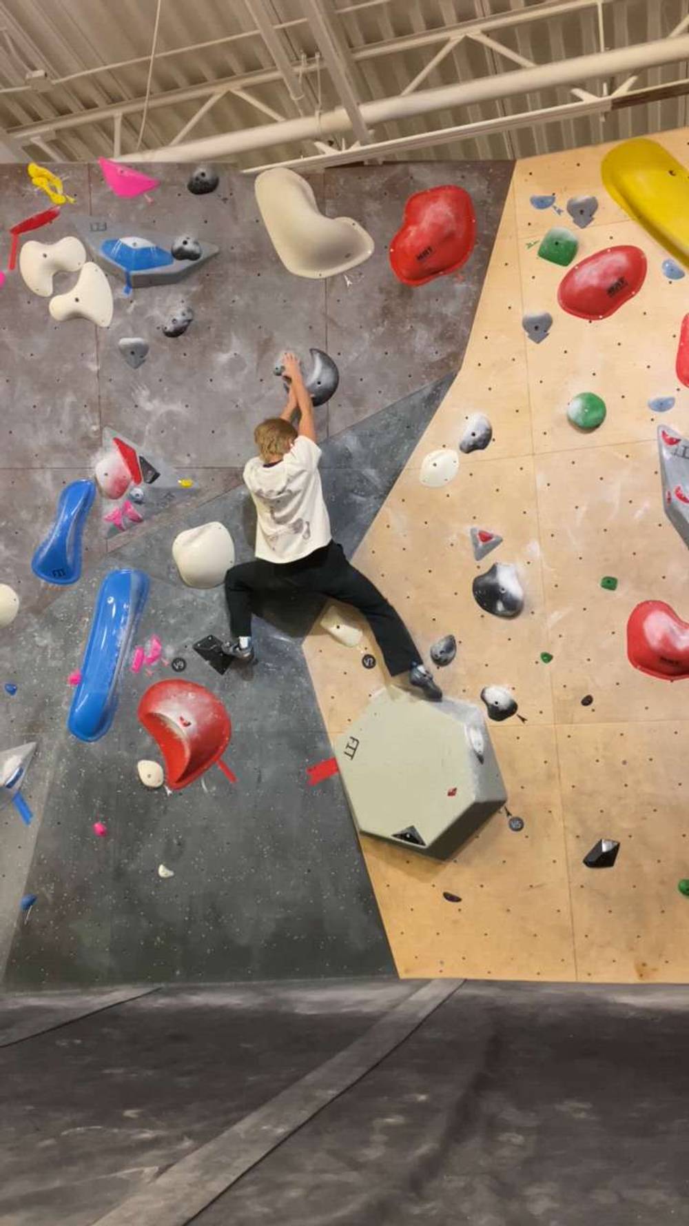 Black v5, Hogtown Boulders - Beta Video from natapoke