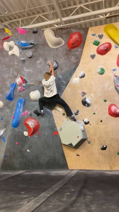 Black v5, Hogtown Boulders - Beta Video from natapoke