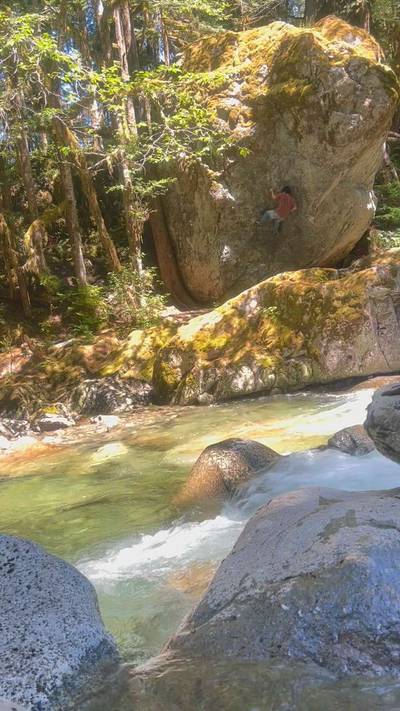 Whispering Waters v6, Squamish - Beta Video from boulder_bread