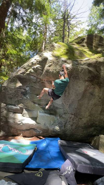 Super Daddy Long Limbs Direct v8, Squamish - Beta Video from cc.climbs.rocks