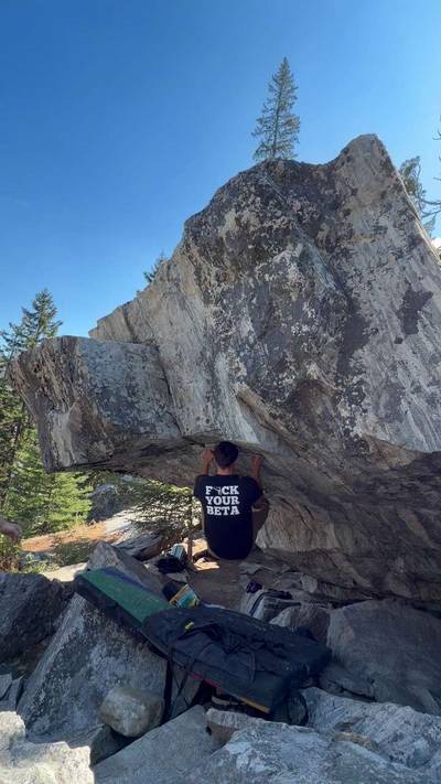 Dangleberries v6, Kelowna - Beta Video from simonbclimbing