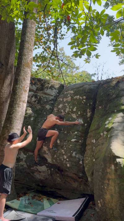 Squeeze Yo Titties v4, Hospital Boulders - Beta Video from jordiclimbs