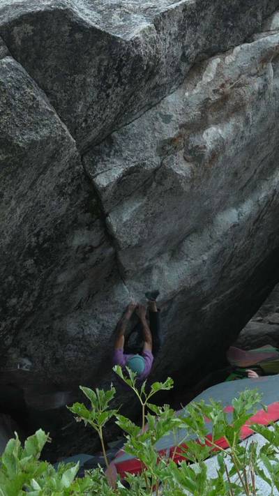 III Cave v10, Lake Tahoe - Beta Video from breakingbeta