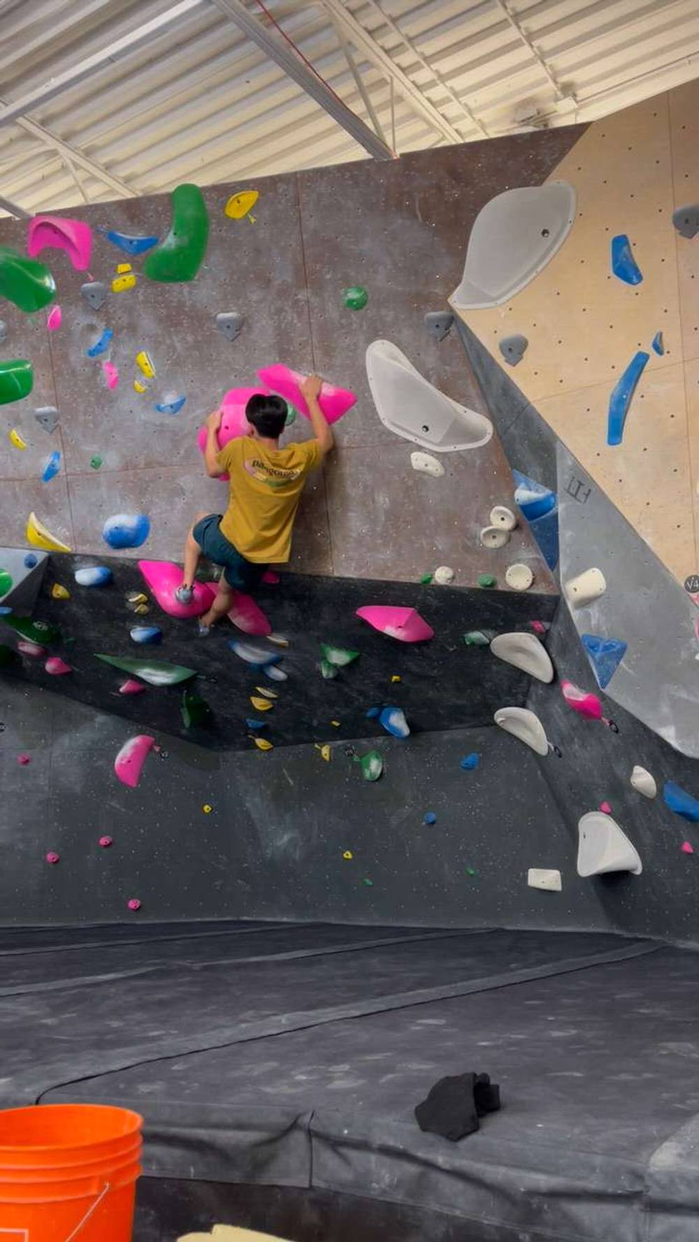 Pink v9, Hogtown Boulders - Beta Video from louis_tong