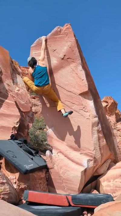Sweet Tooth v1, Red Rock - Beta Video from tingtingclimbs