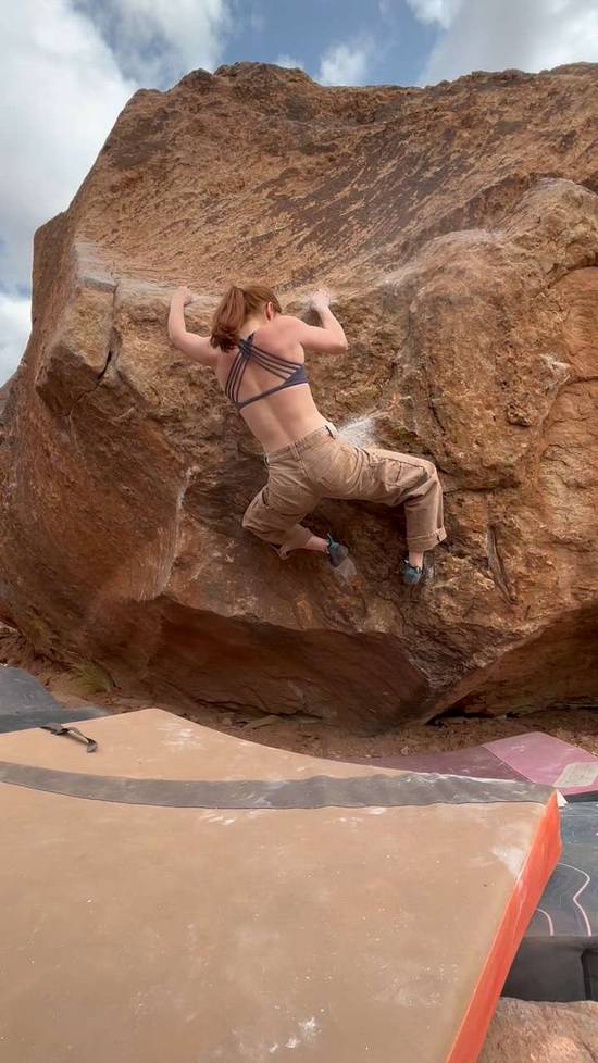 Tiger Moon Sit v8, Moe's Valley - Beta Video from Biscuitleblanc