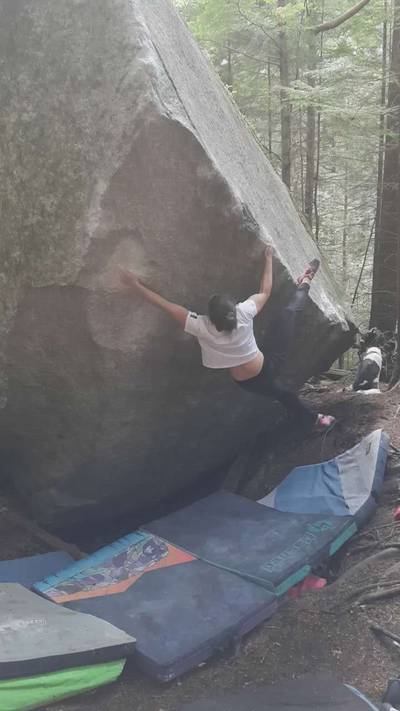 Tim's Arete v10, Squamish - Beta Video from VikkiW