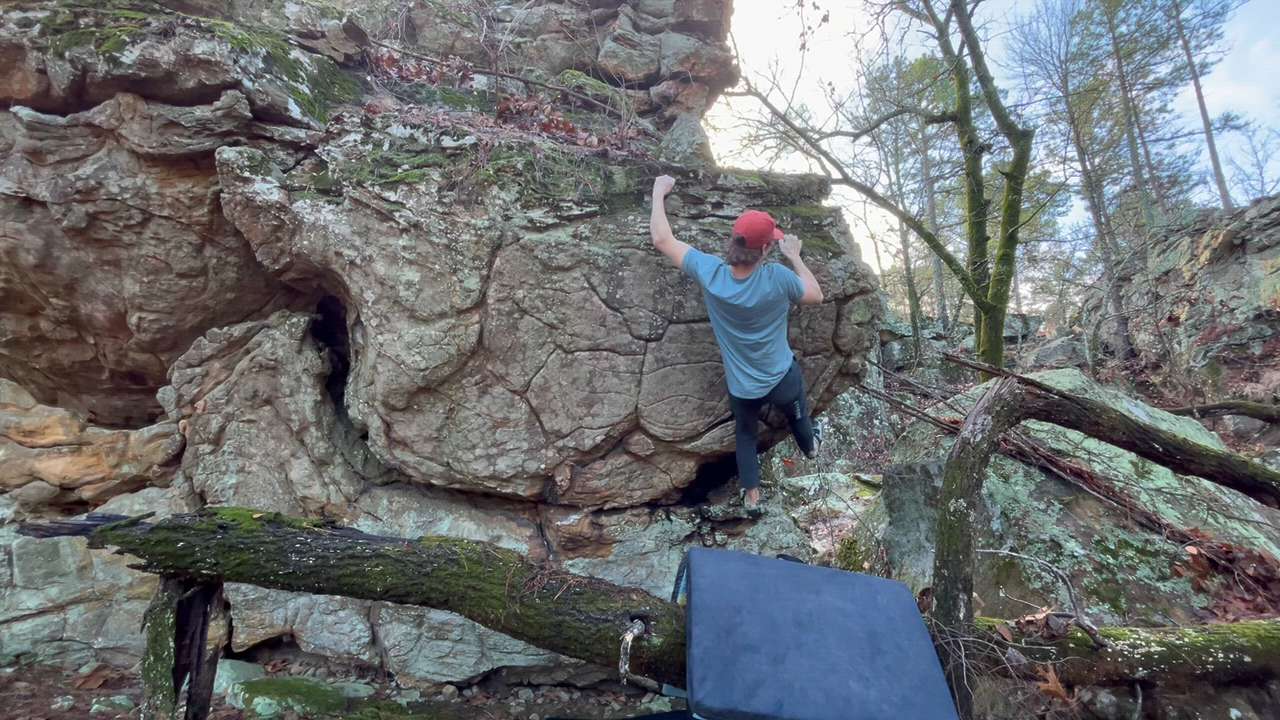 Second Worst Boulder Ever v2 - Whiskey Flats Boulders, McGee Creek ...