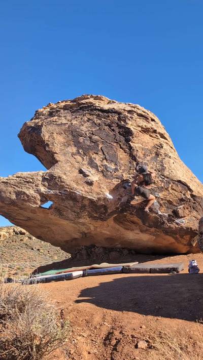 Jabberwocky v4, Moe's Valley - Beta Video from gentilclimbs