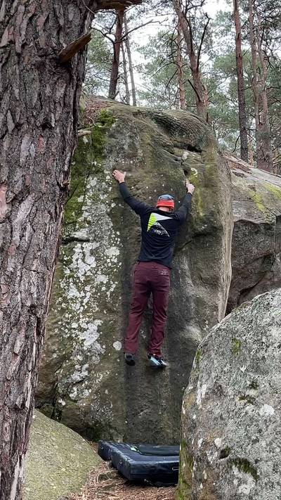 La Contorsion Nédélec v0, Fontainebleau - Beta Video from MarioTheClimber