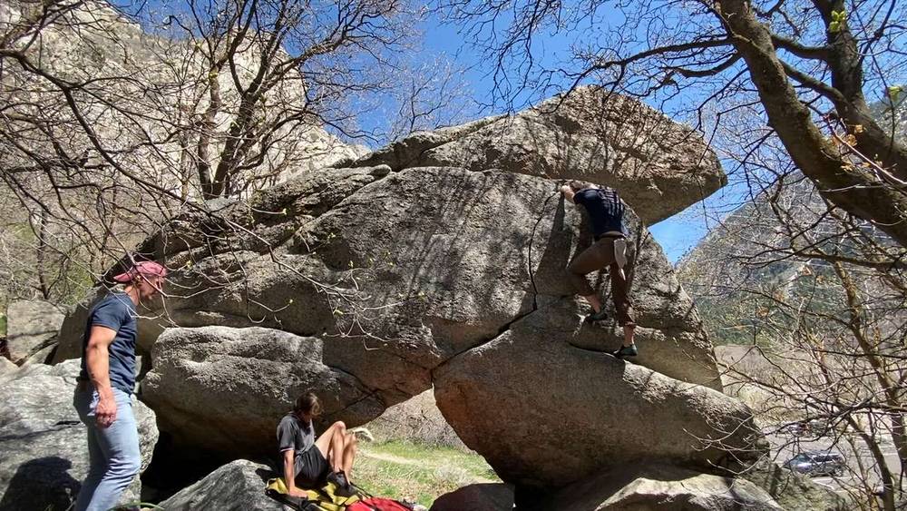 Easy Grit Corner v0, Little Cottonwood Canyon - Beta Video from rubbersharkman