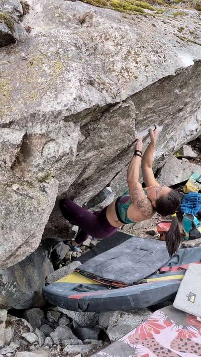 The Bone Garden v8, Squamish - Beta Video from midoriontherocks