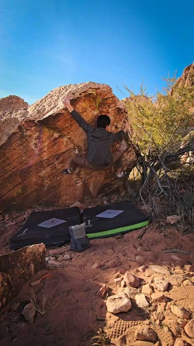 The Bush v4, Red Rock - Beta Video from snoim