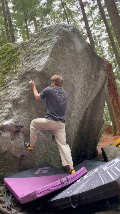 Titanic Lunge v4, Squamish - Beta Video from JaydenMcGillivray