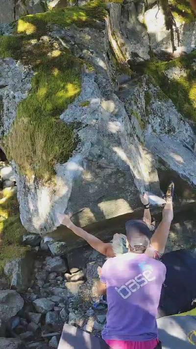 Flapping Heads v5, Squamish - Beta Video from climbthatdee