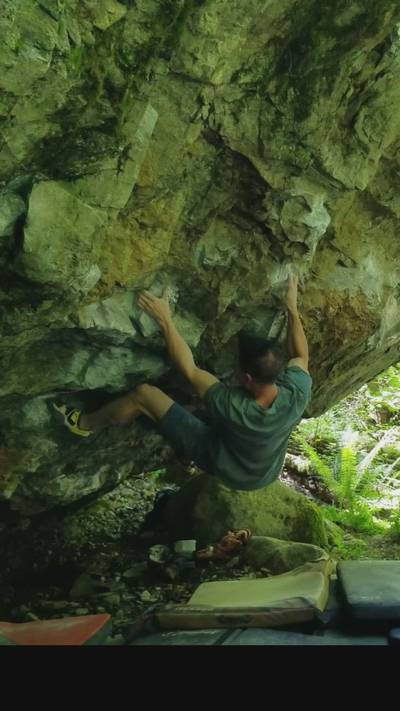 Invincible v10, Squamish - Beta Video from drjeffclimbs