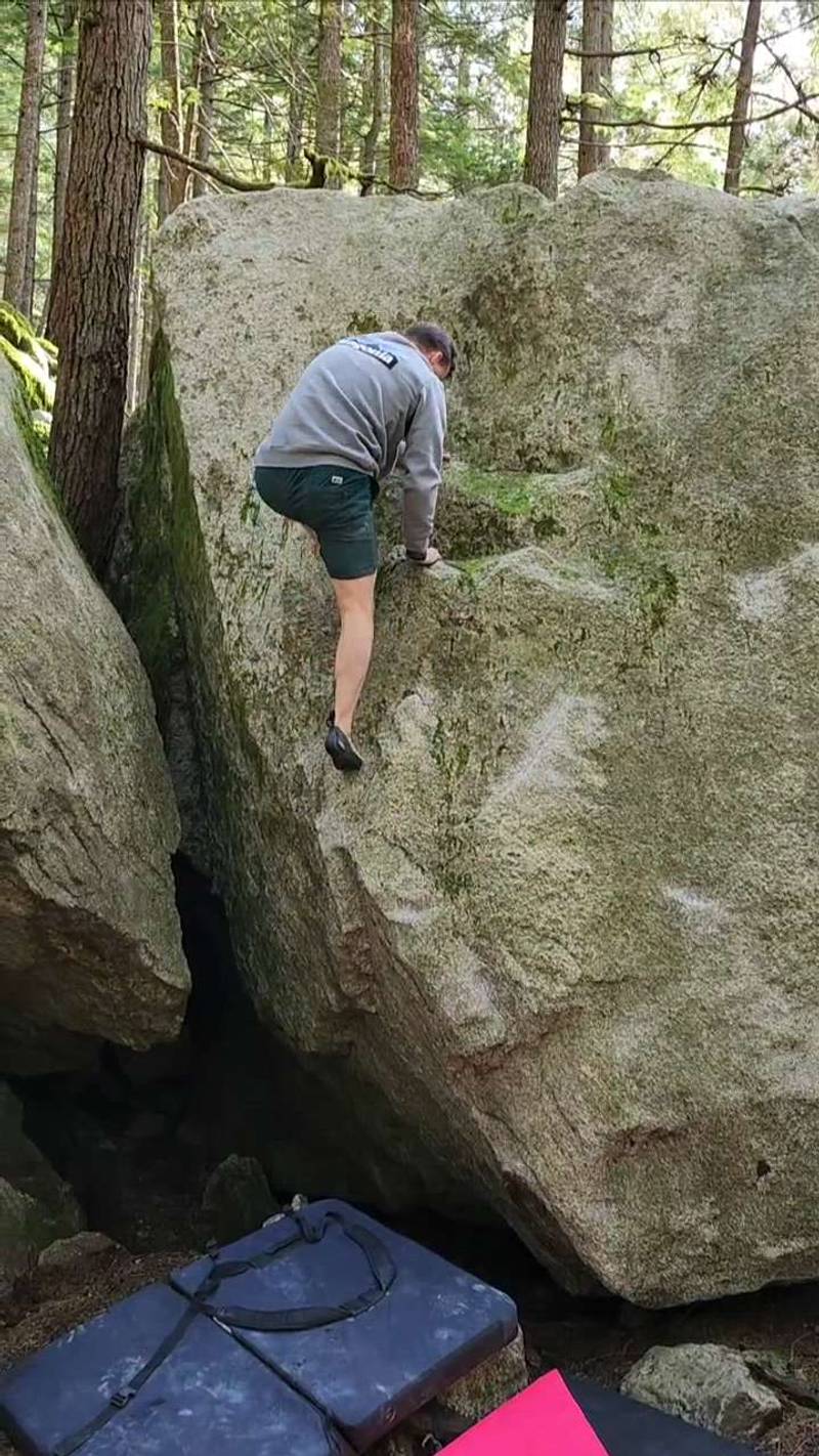 Ten Miles Back v4, Squamish - Beta Video from CarsonClimbs