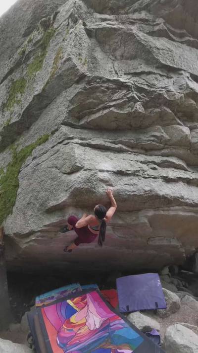 Gibbs' Cave v8, Squamish - Beta Video from midoriontherocks
