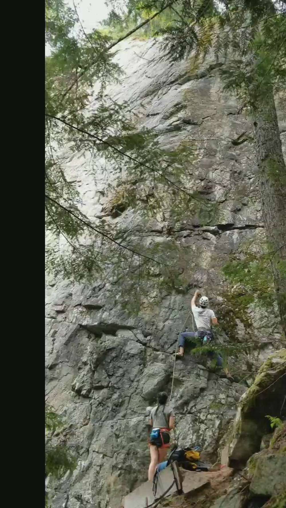 Pocket's Full of Kryptonite 5.11b, Squamish - Beta Video from chow