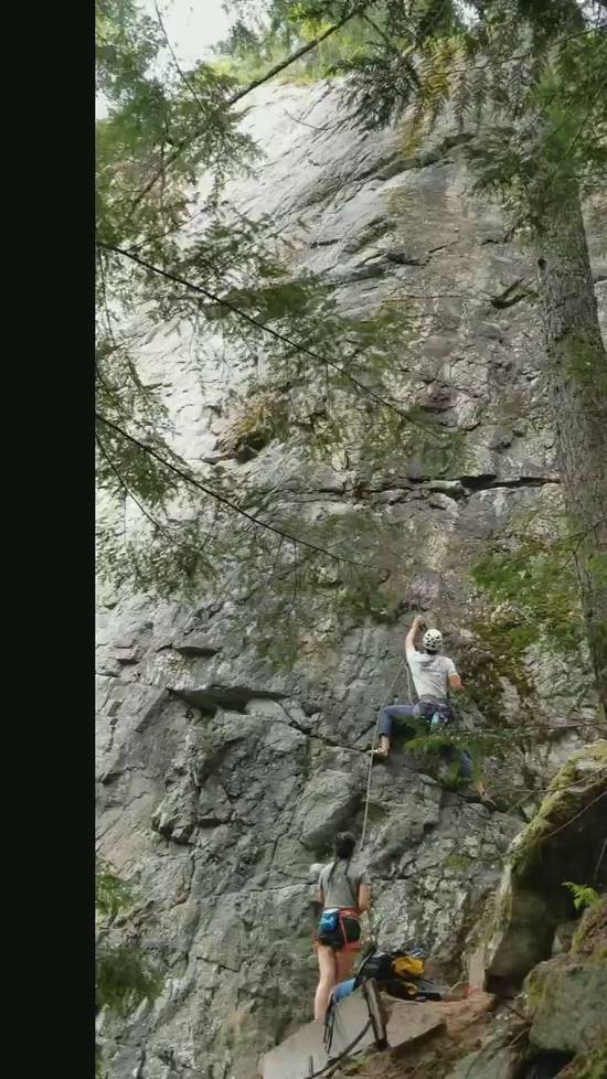 Pocket's Full of Kryptonite 5.11b, Squamish - Beta Video from chow