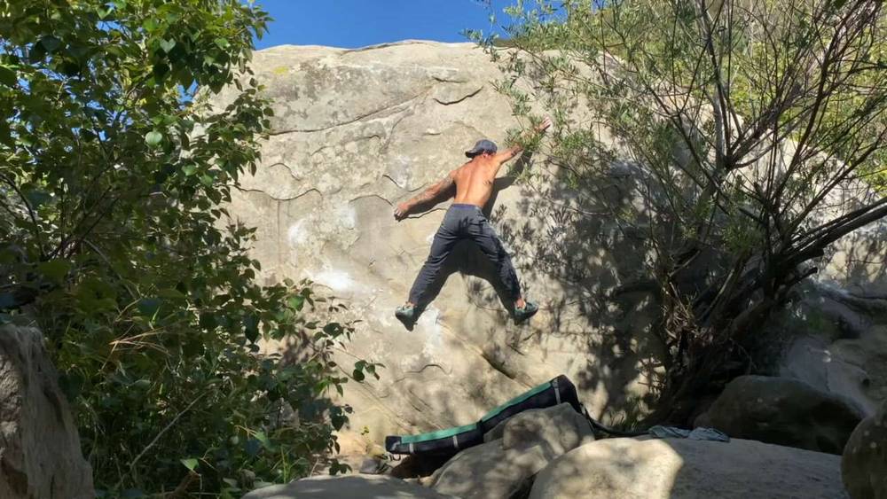 Bouldering for Dollars v4, Malibu - Beta Video from breakingbeta