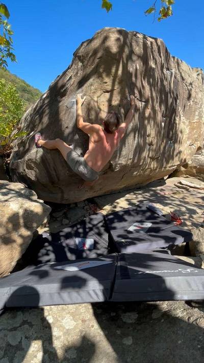 Leaving Las Fayetteville v5, New River Gorge - Beta Video from spooky.sends