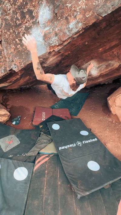 Show of Hands v10, Moe's Valley - Beta Video from Schock.onthe.rocks
