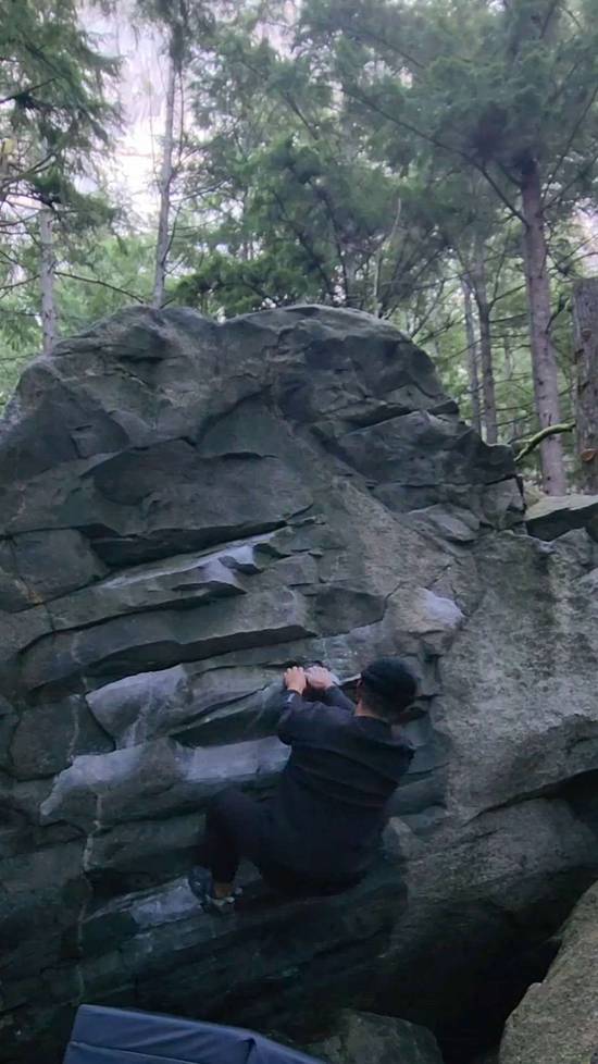 Squamish Days Traverse Low v4, Squamish - Beta Video from pinoyninjawarrior