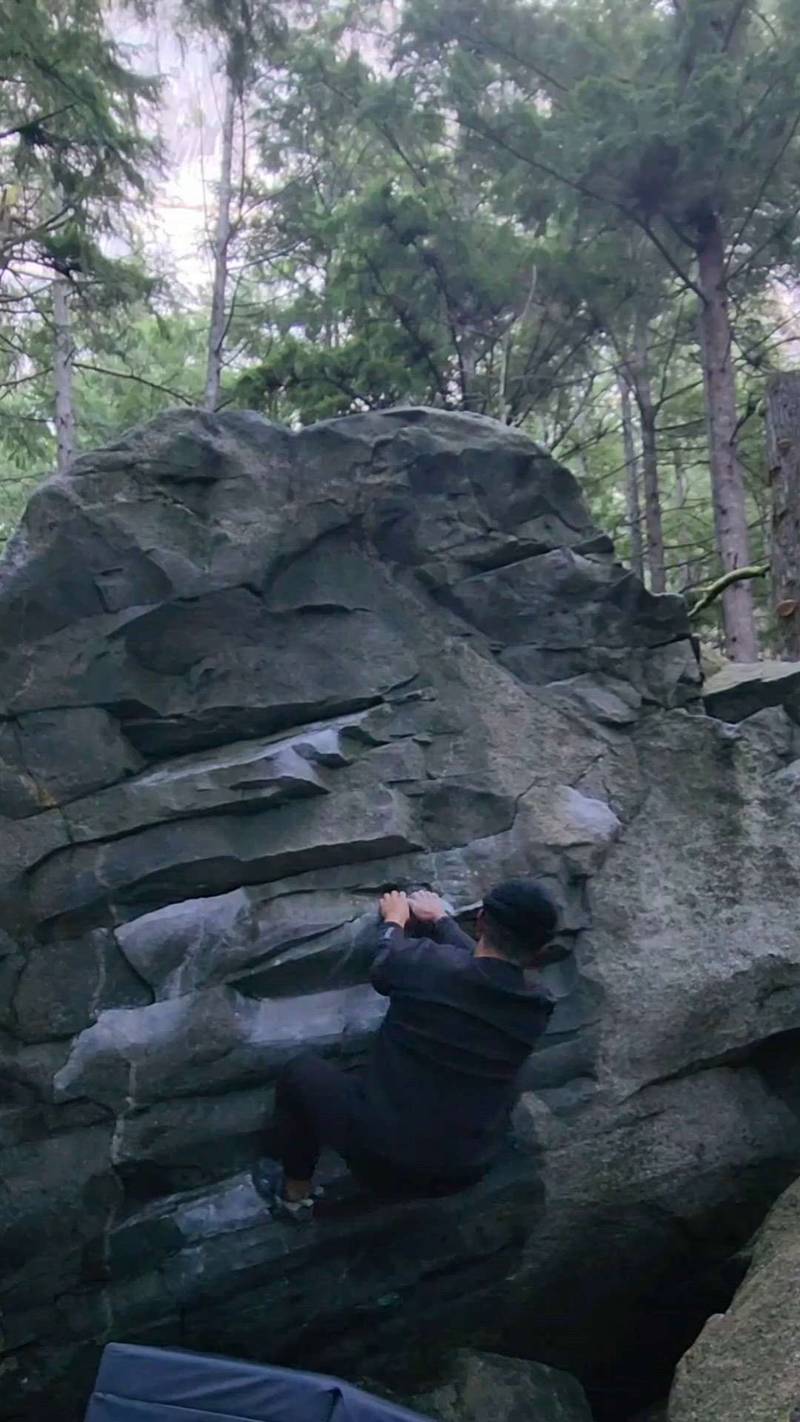 Squamish Days Traverse Low v4, Squamish - Beta Video from pinoyninjawarrior