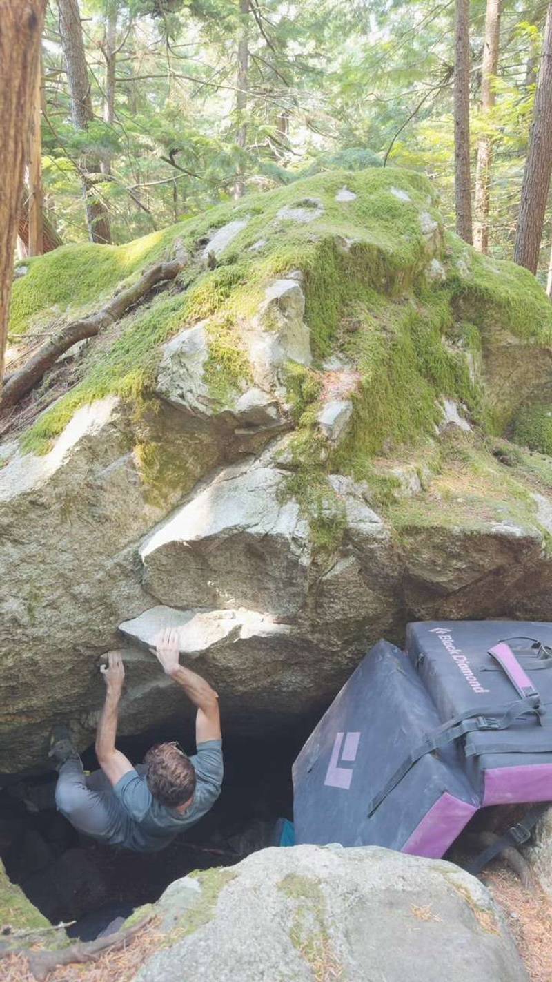 Poutine Cave v4, Squamish - Beta Video from sben