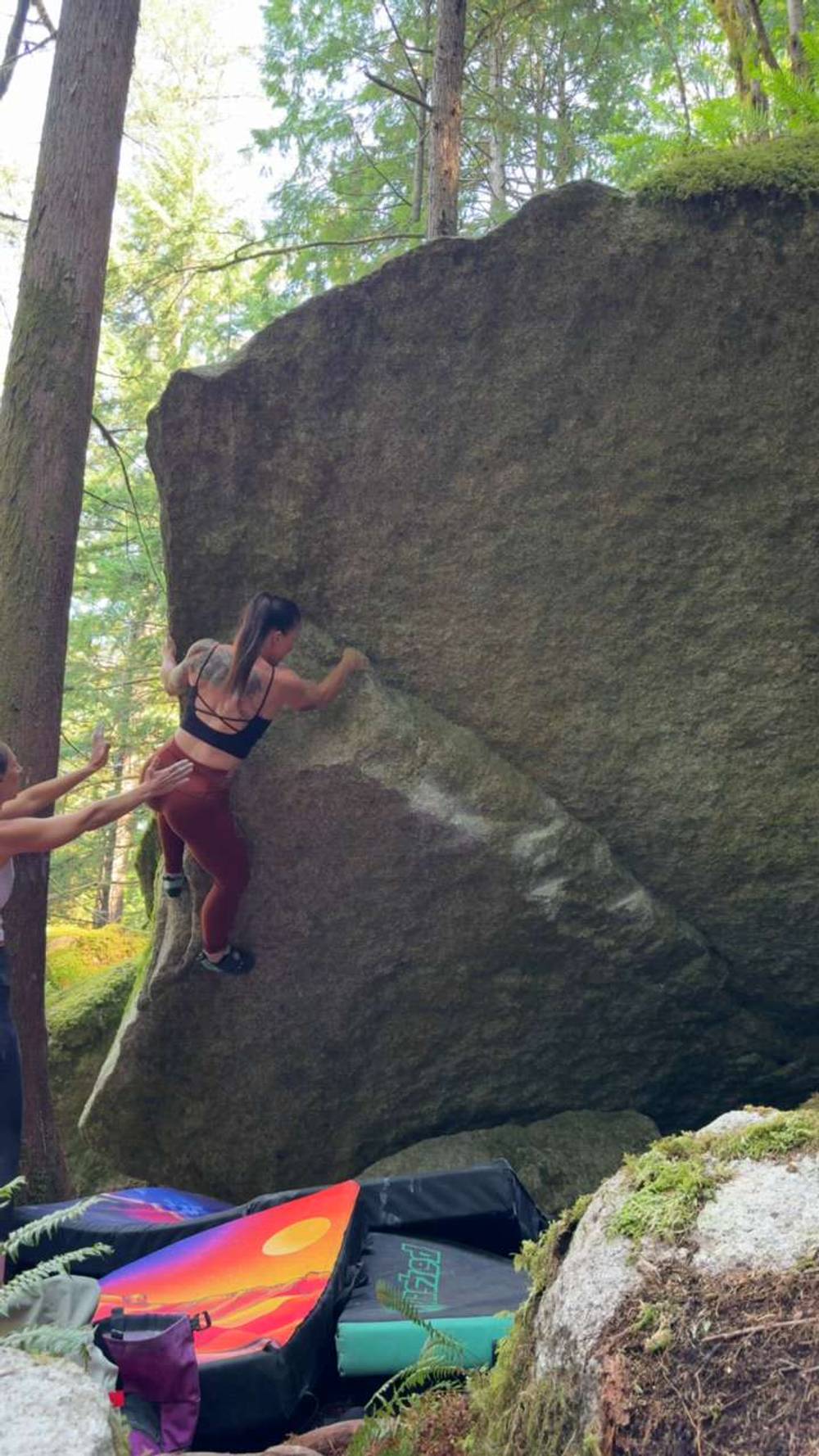 Cookie Monster v4, Squamish - Beta Video from mountainmarie