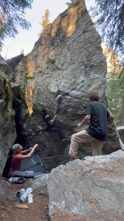 Inversion Left v6, Kelowna - Beta Video from thomas.climb