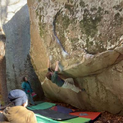 Biggie Shorty v10, Stone Fort - Beta Video from ActiveClimber