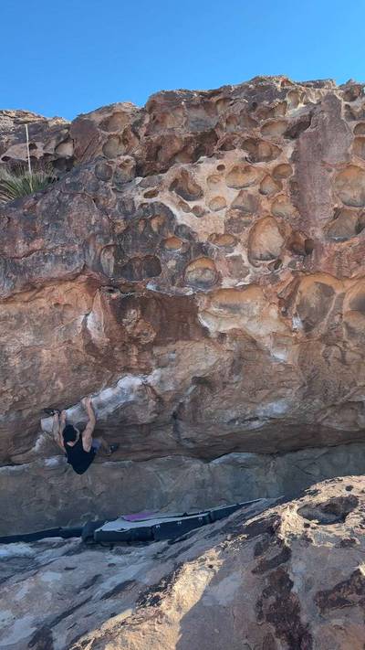 Warm Up Roof v4, Hueco Tanks - Beta Video from Zerocrimps