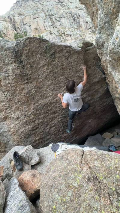 Broken Wing v11, Mt. Blue Sky - Beta Video from cmclimbs