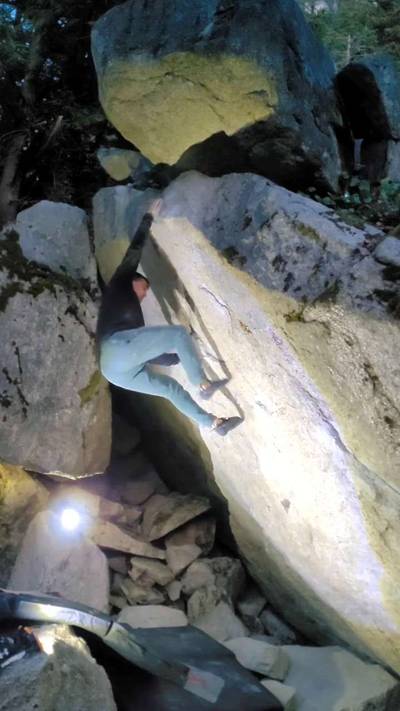 Defender of the Faith v9, Squamish - Beta Video from CarsonClimbs