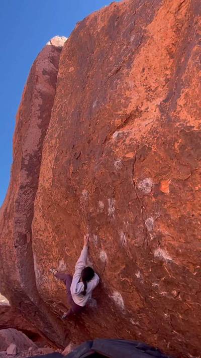 Plumber's Crack Traverse v10, Red Rock - Beta Video from jacqweeeee
