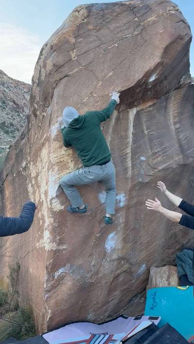 Le Cheval Sit v6, Red Rock - Beta Video from kenknee
