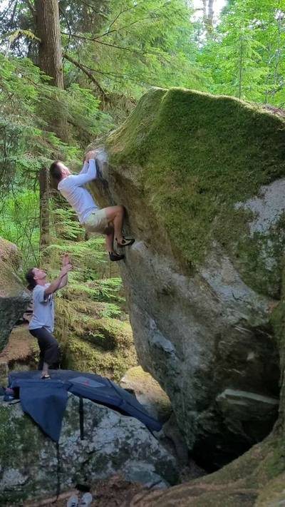 Storm Troopers v8, Squamish - Beta Video from CarsonClimbs