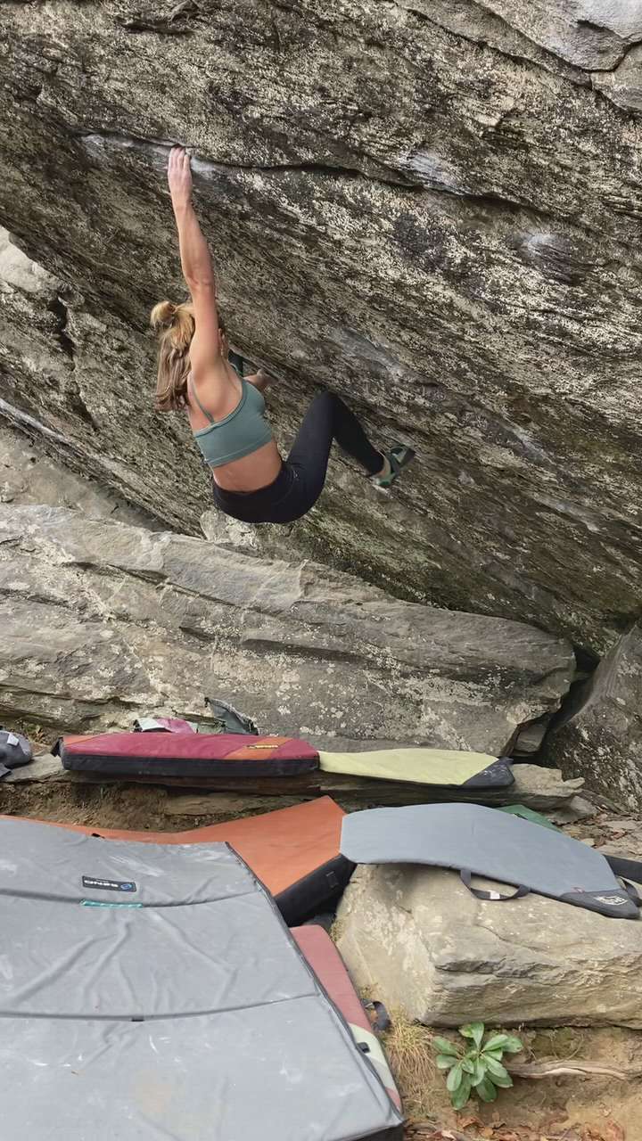 Preferential Treatment v10 Blowing Rock Bouldering Watch Beta Videos