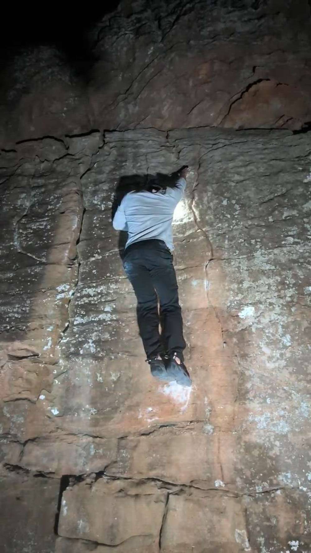 Bloody Mouth v6, Cowell - Beta Video from TresClimbs