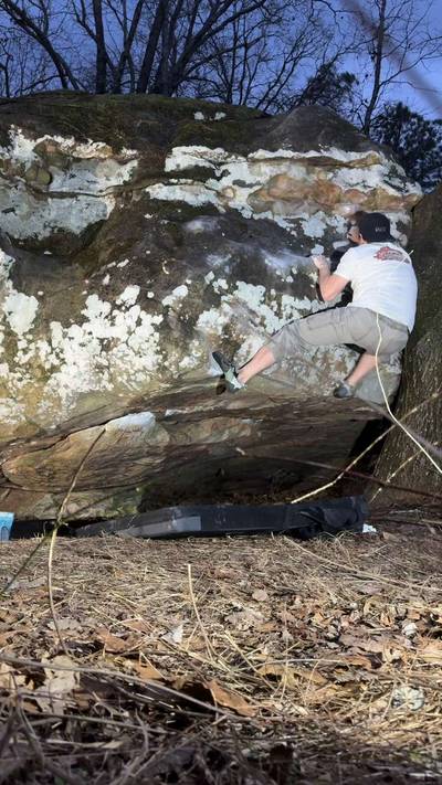 Frosted Flake v5, Hospital Boulders - Beta Video from RNClimber85