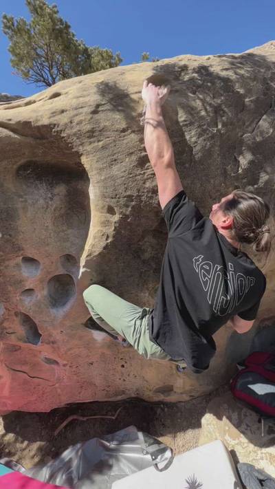 Reach Around Right v3, Joe's Valley - Beta Video from mylesclimbs