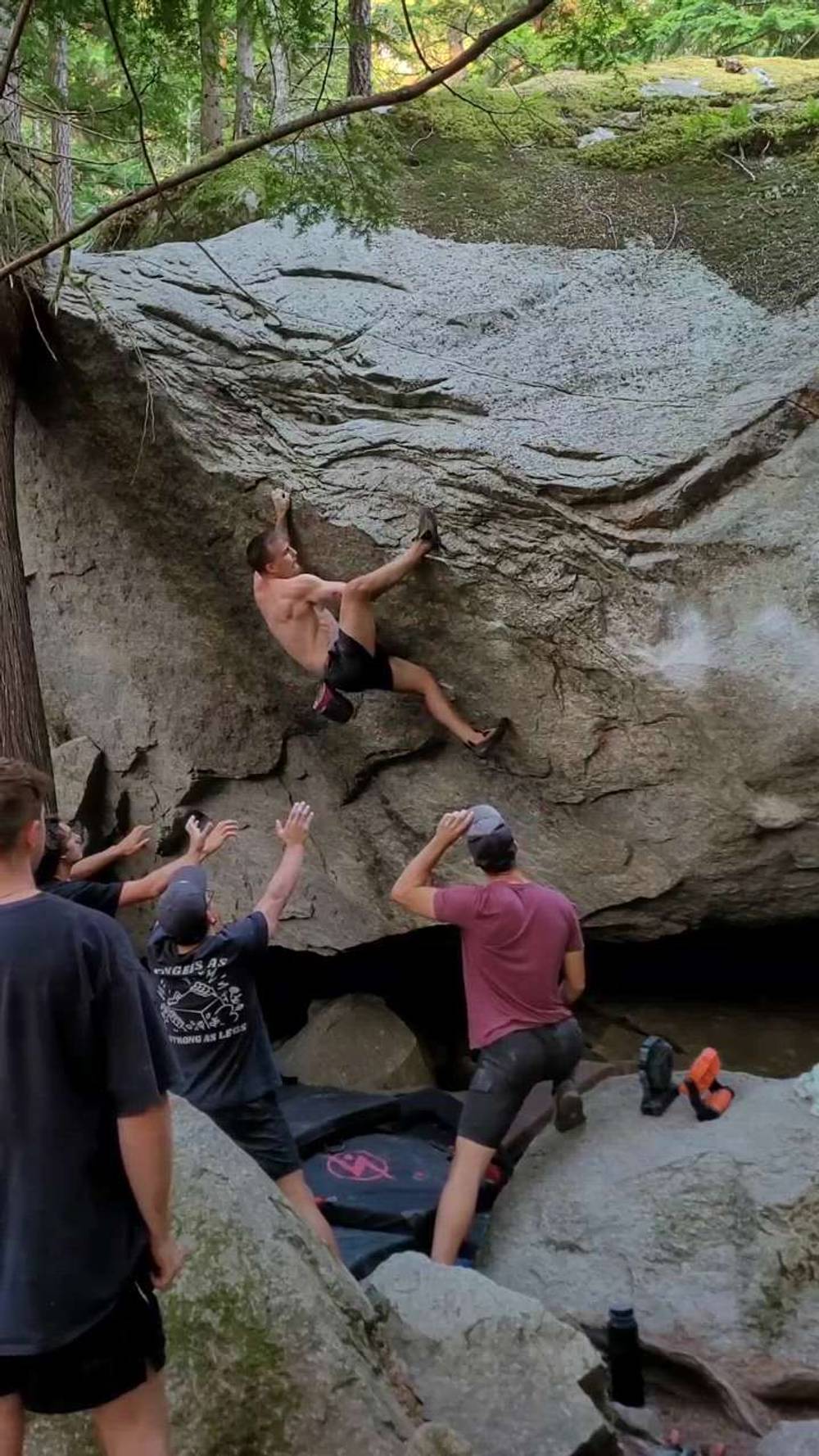 Crankshaft v7, Squamish - Beta Video from CarsonClimbs