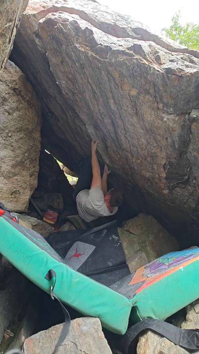 Hang the Lightning v7, Kelowna - Beta Video from greatoutdoors