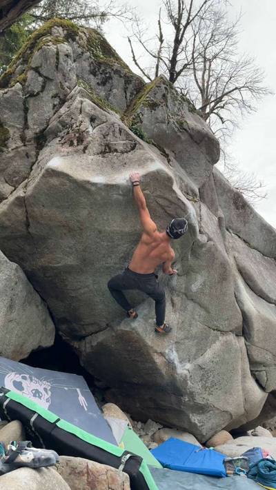 Chutzpah v10, Index - Beta Video from cc.climbs.rocks